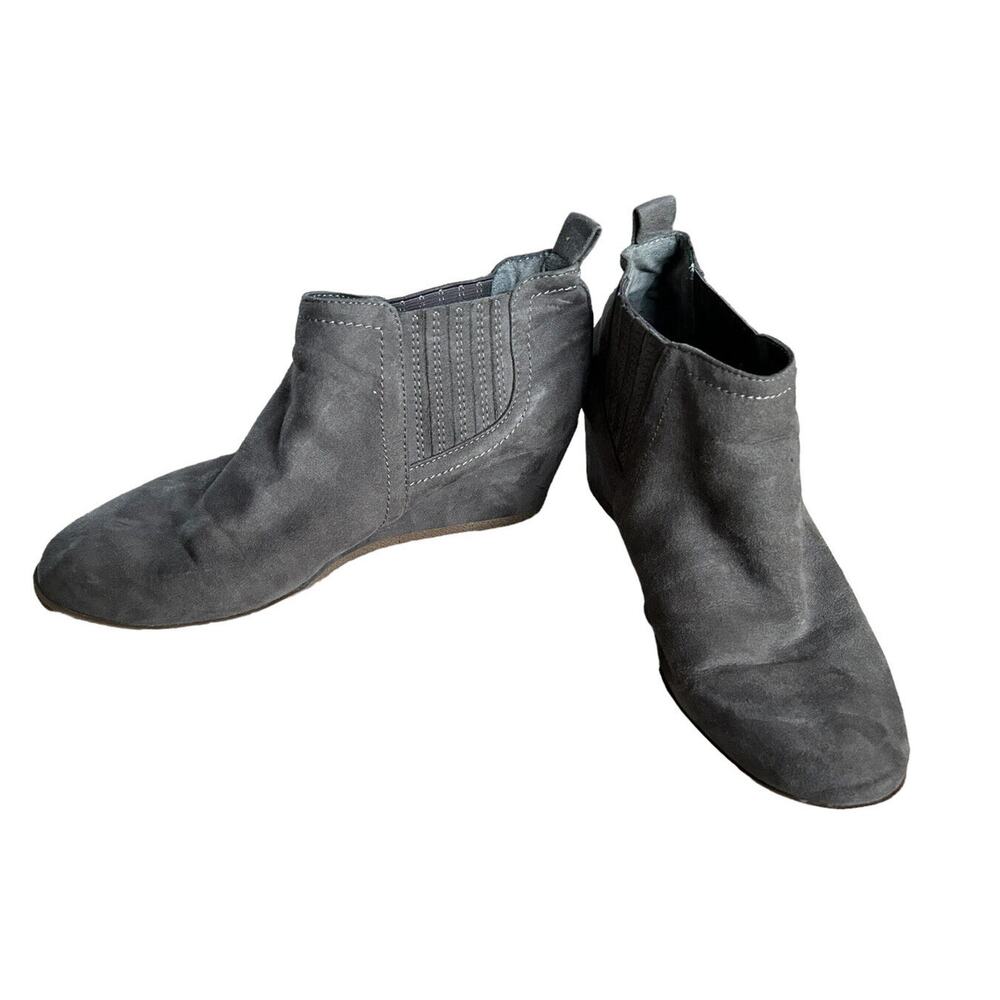 Dolce Vita Womens Boots Gray 8M Bootie 2.5"‎ Wedge Heel Round Toe Suede EUC